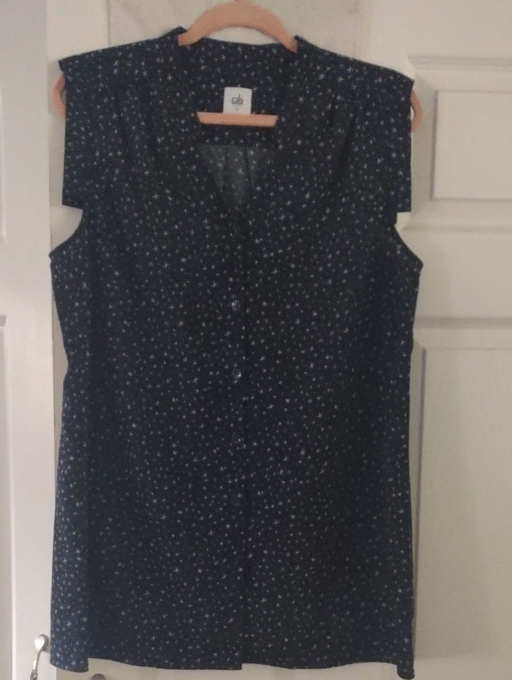 cabi Navy Button-Front Sleeveless Blouse with White Dot/Stars Print Size Large